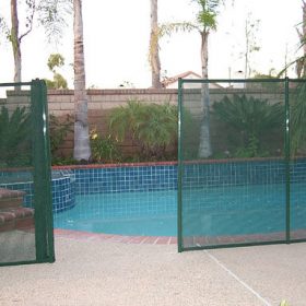 clôtures piscine en filets souples très transparentes