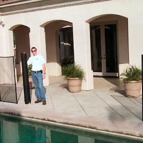 barriere de piscine amovible en filets souple est très facile à démonter